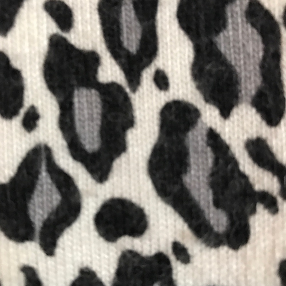 Sweater - Picture 4 of 4